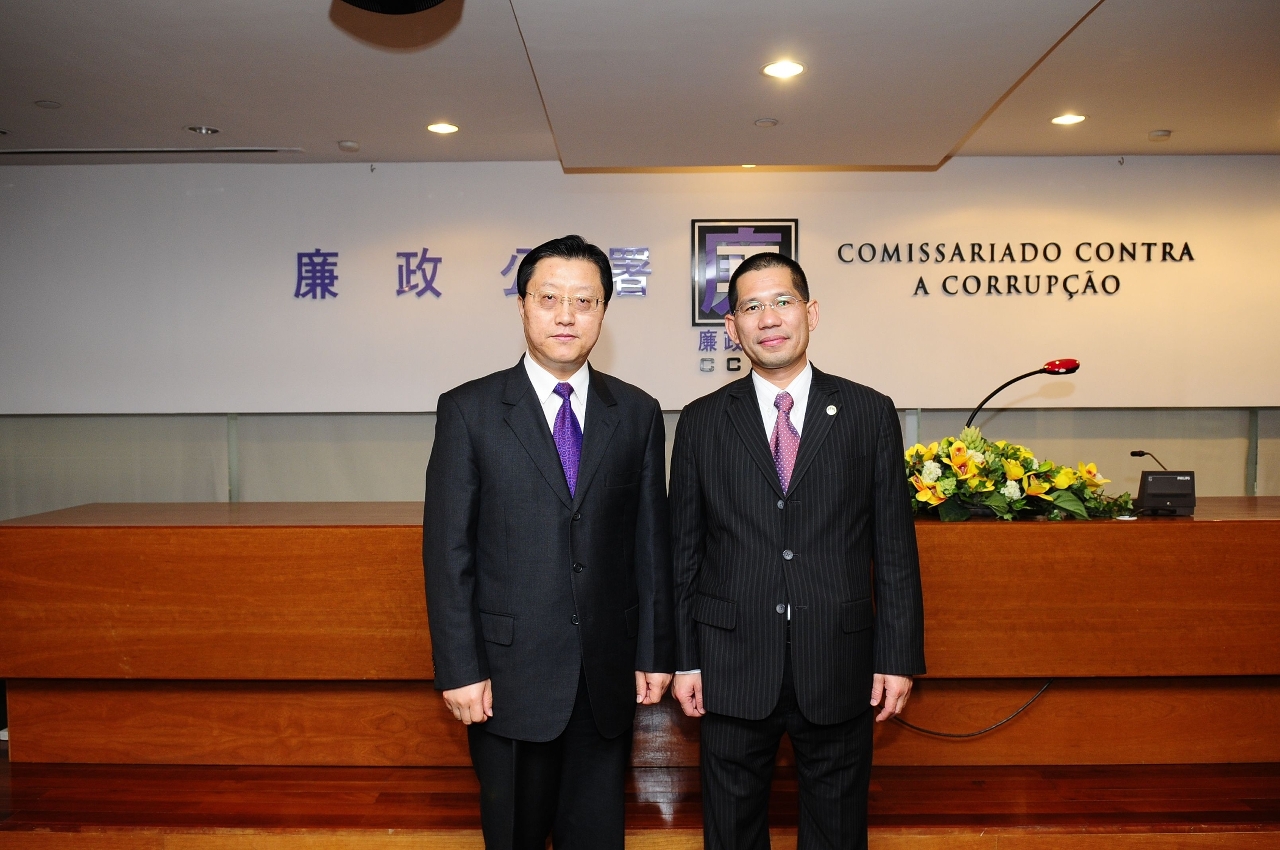 監察部王偉副部長與廉政專員馮文莊合照