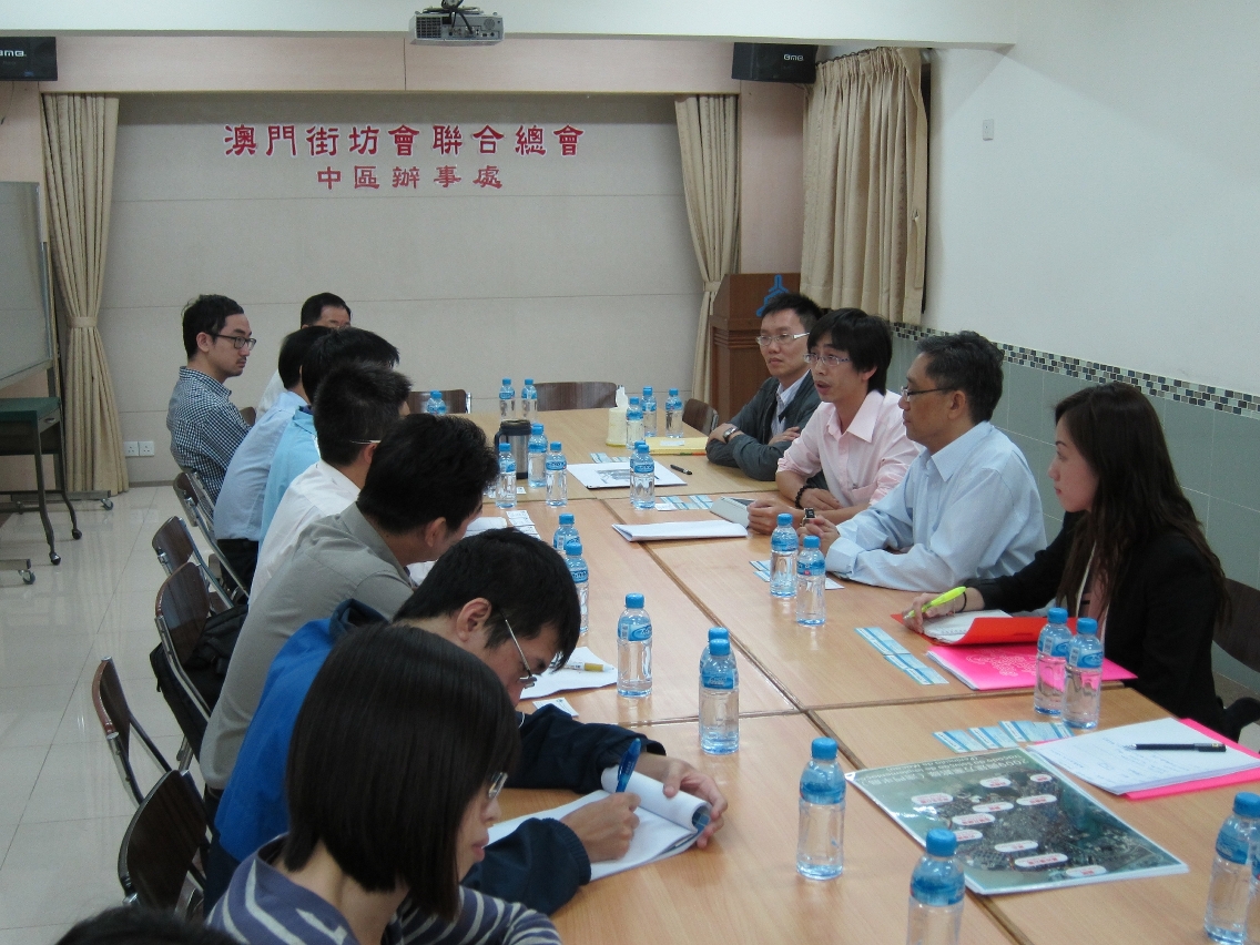 運建辦與街總中區辦負責人交流意見
