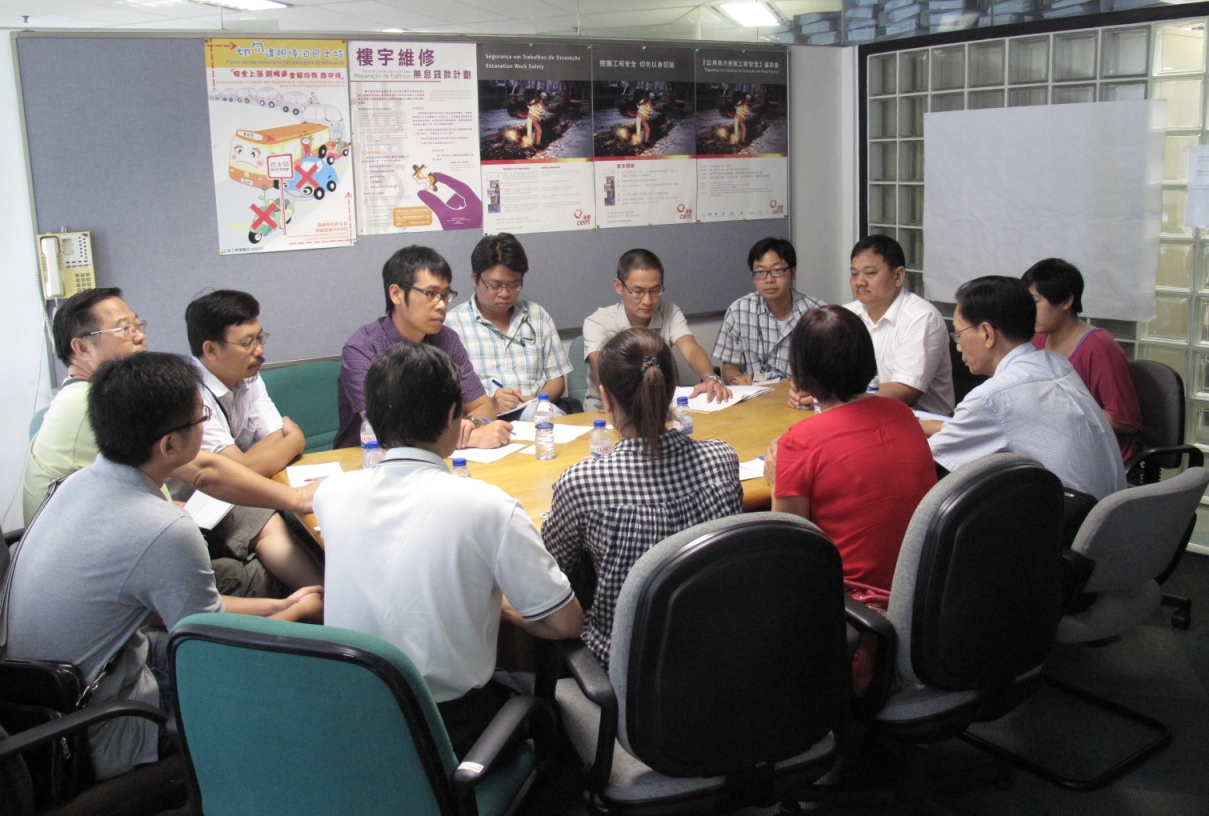 街總與局方代表就東北區的舊樓失修問題交換意見