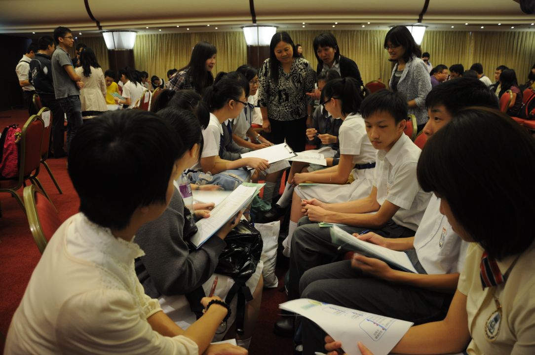 環境保護局就《澳門環境保護規劃(2010-2020)》舉行學生交流會
