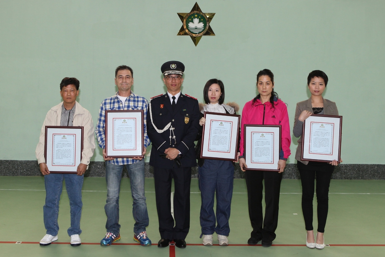 獲嘉獎之好市民合照