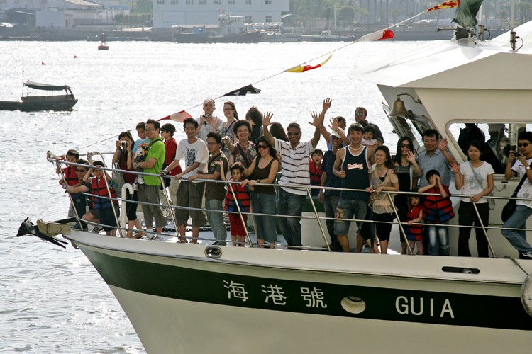 港務局日海上暢遊船票明派發