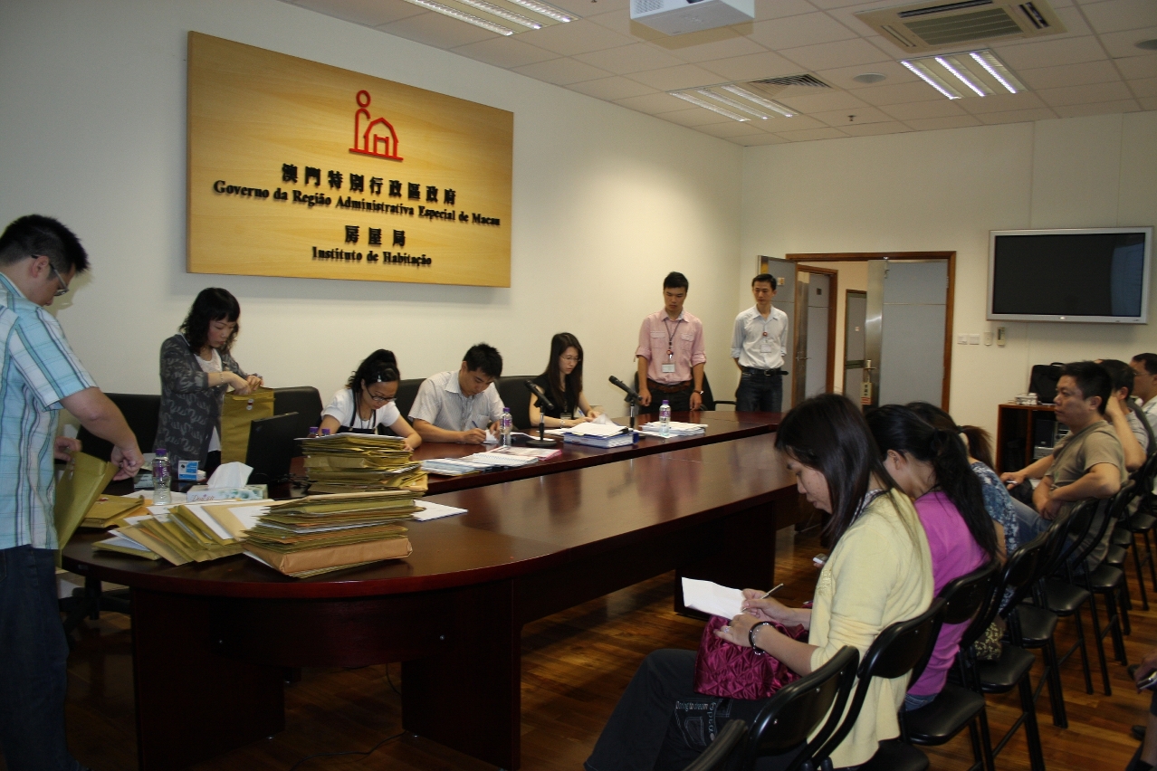 房屋局就“筷子基社屋單位不銹鋼門工程”進行開標