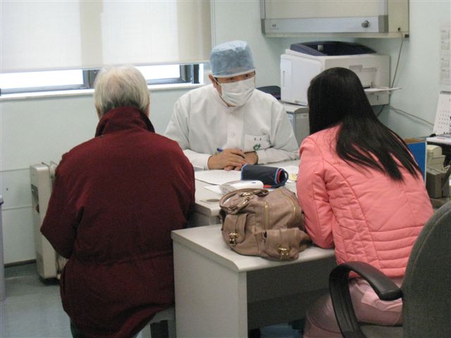 衛生局向九澳居民問診