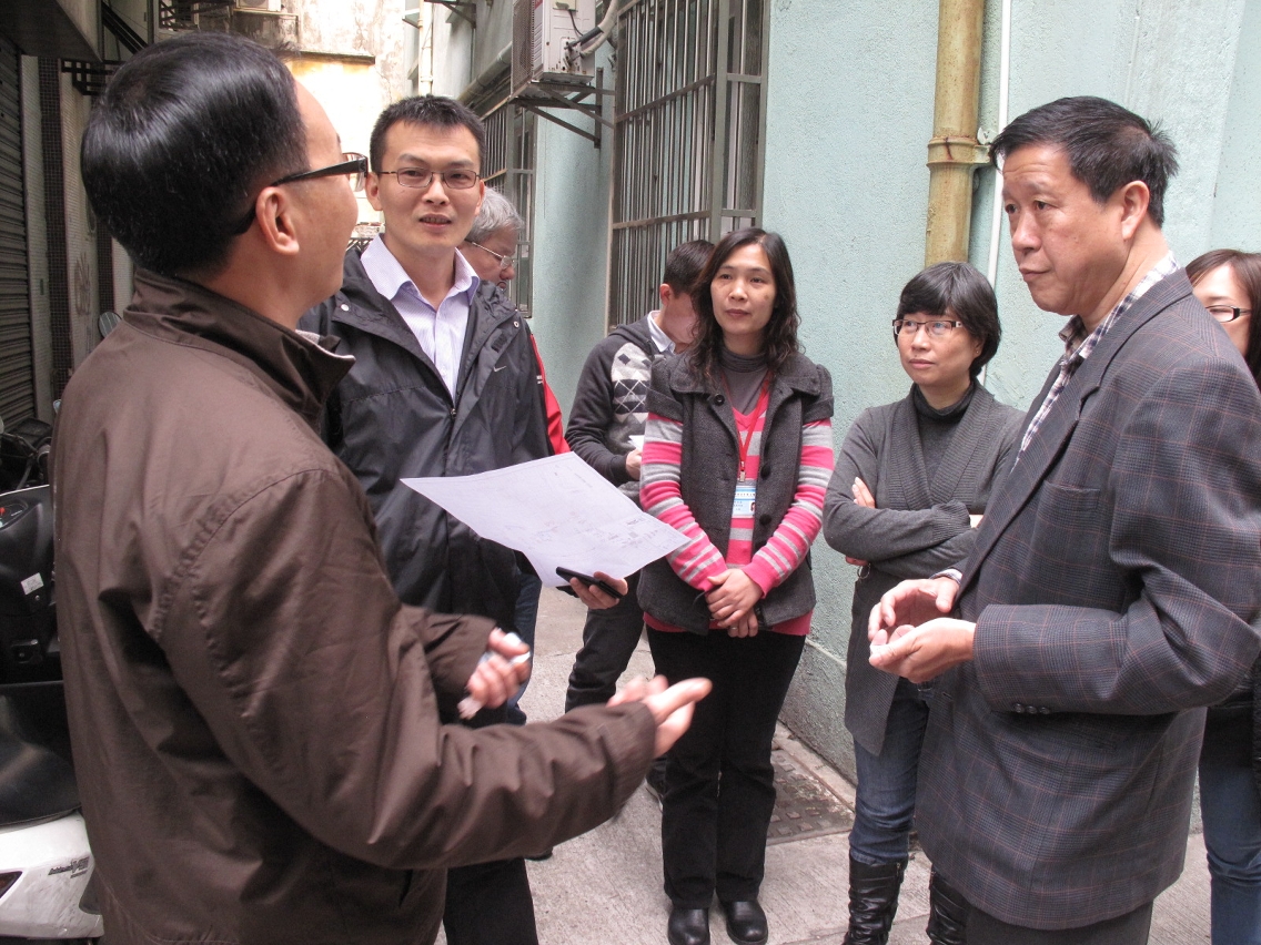 交通事務局與教師里居民就整治工作交換意見