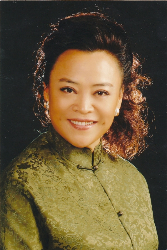 著名女高音鄧桂萍