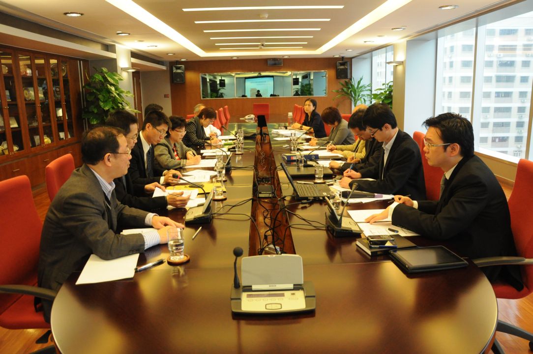 環境諮詢委員會《飛灰堆填區及焚化中心之事宜》關注小組於本月初舉行會議，跟進飛灰堆填區及焚化中心的最新情況