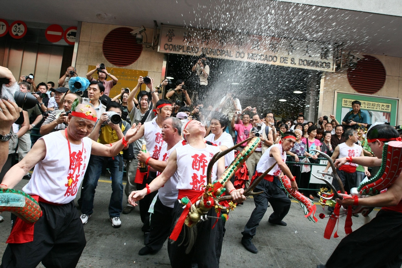 魚行醉龍節