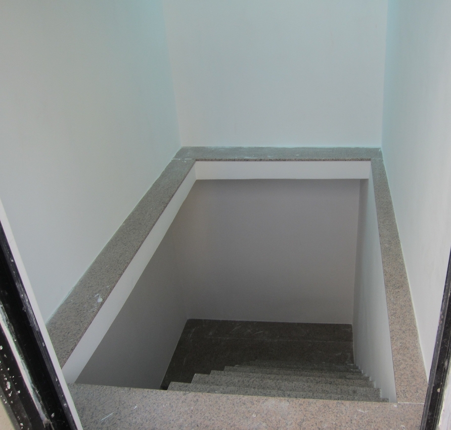 美副新邨第二期天台屋內的僭建樓梯