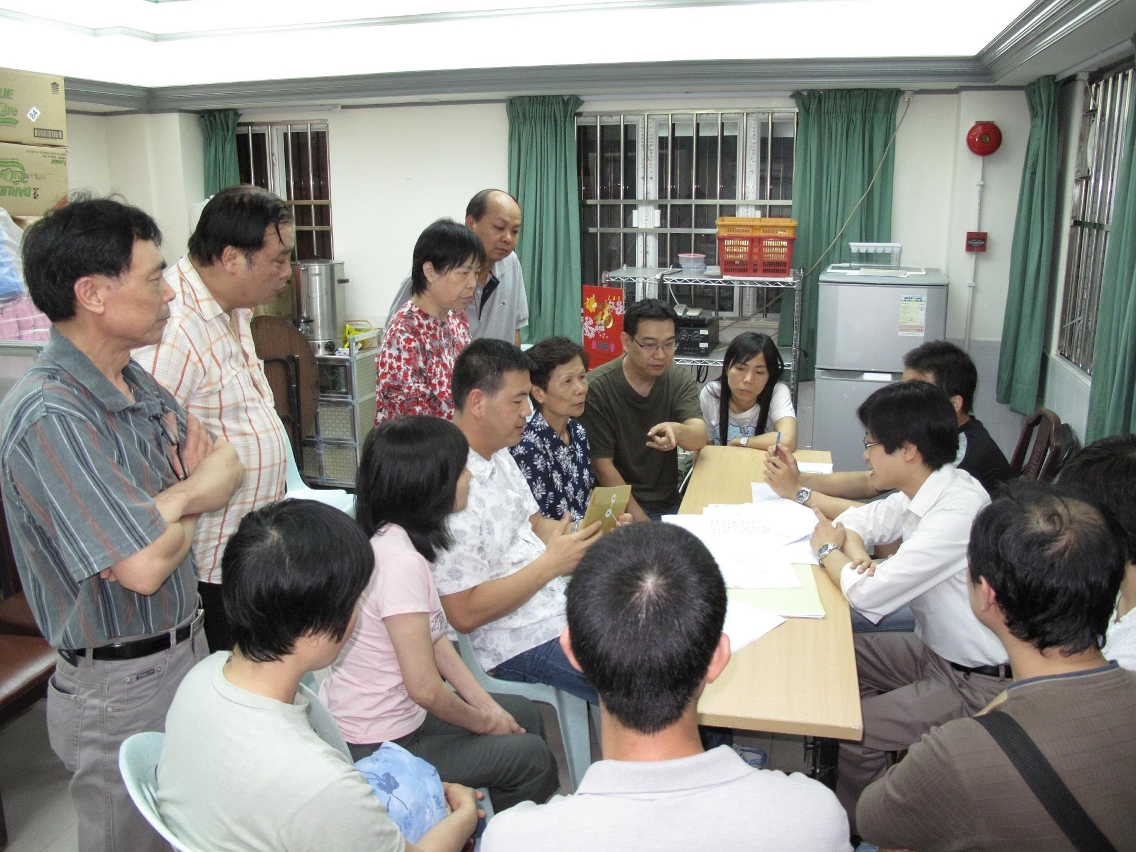 交通事務局代表與居民就羅利老台交通整治交換意見