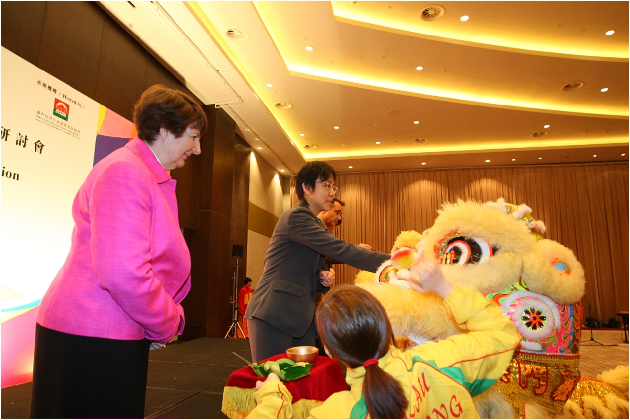 旅遊局副局長,國際會議籌組人協會理事長及代表為研討會主持開幕儀式