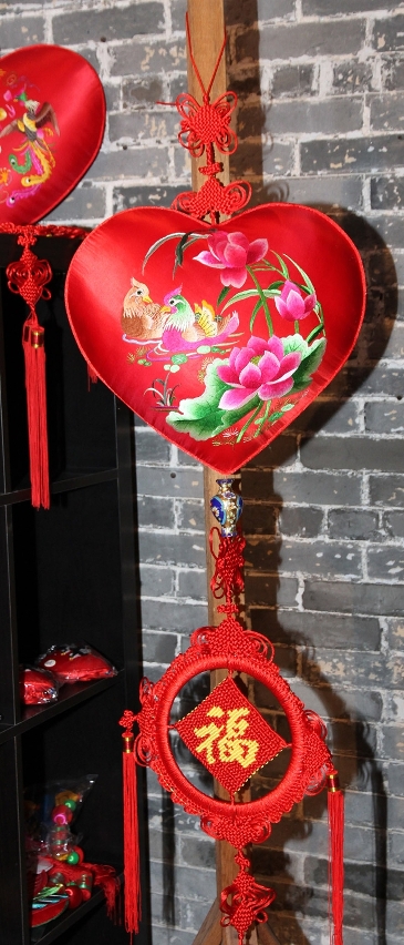 徐州香包作品“鴛鴦戲水”
