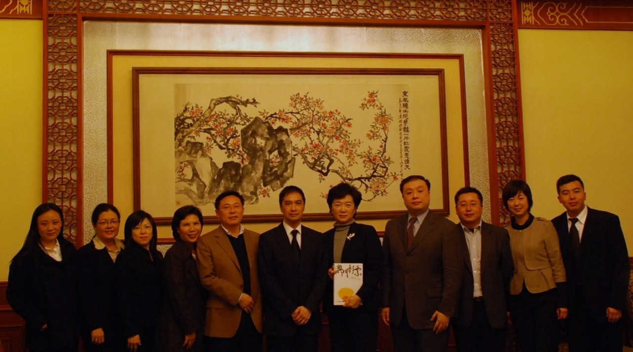港澳辦副主任華建(圖右五)在釣魚台國賓館接見特區審計署訪京團