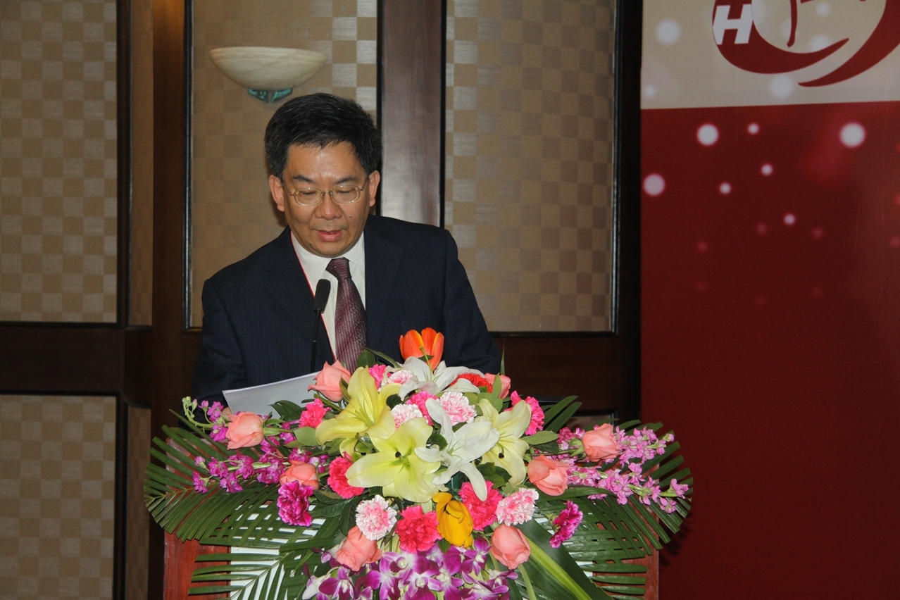 澳門演藝學院院長梁曉鳴在論壇上發表講話