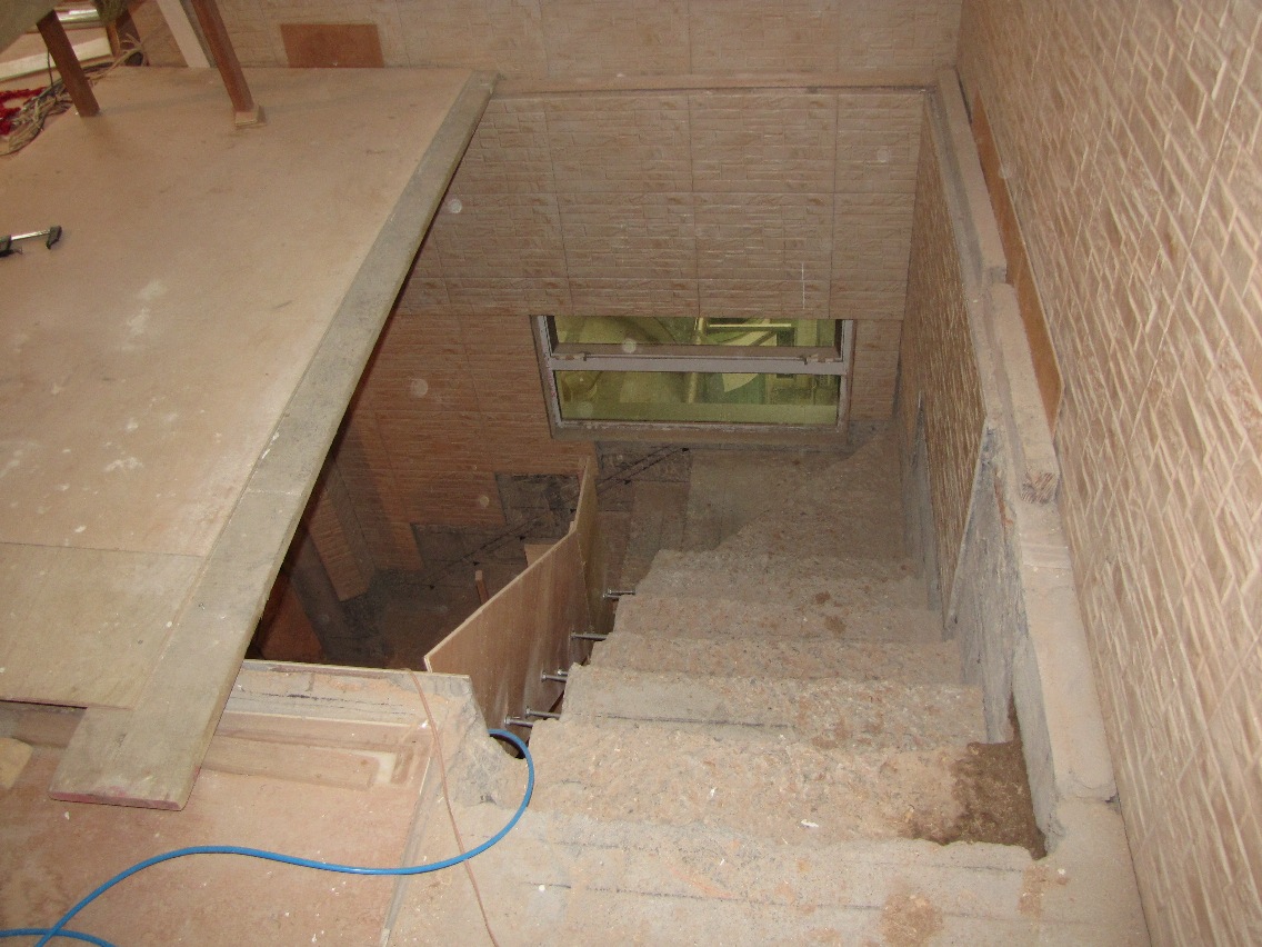 打通天台樓板直通僭建物