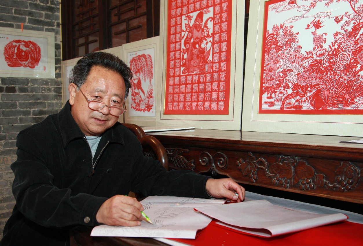 剪紙藝人王炳華