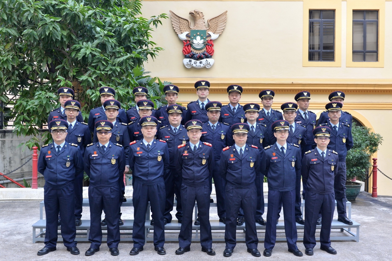 12 Bombeiros Principais promovidos a Subchefe