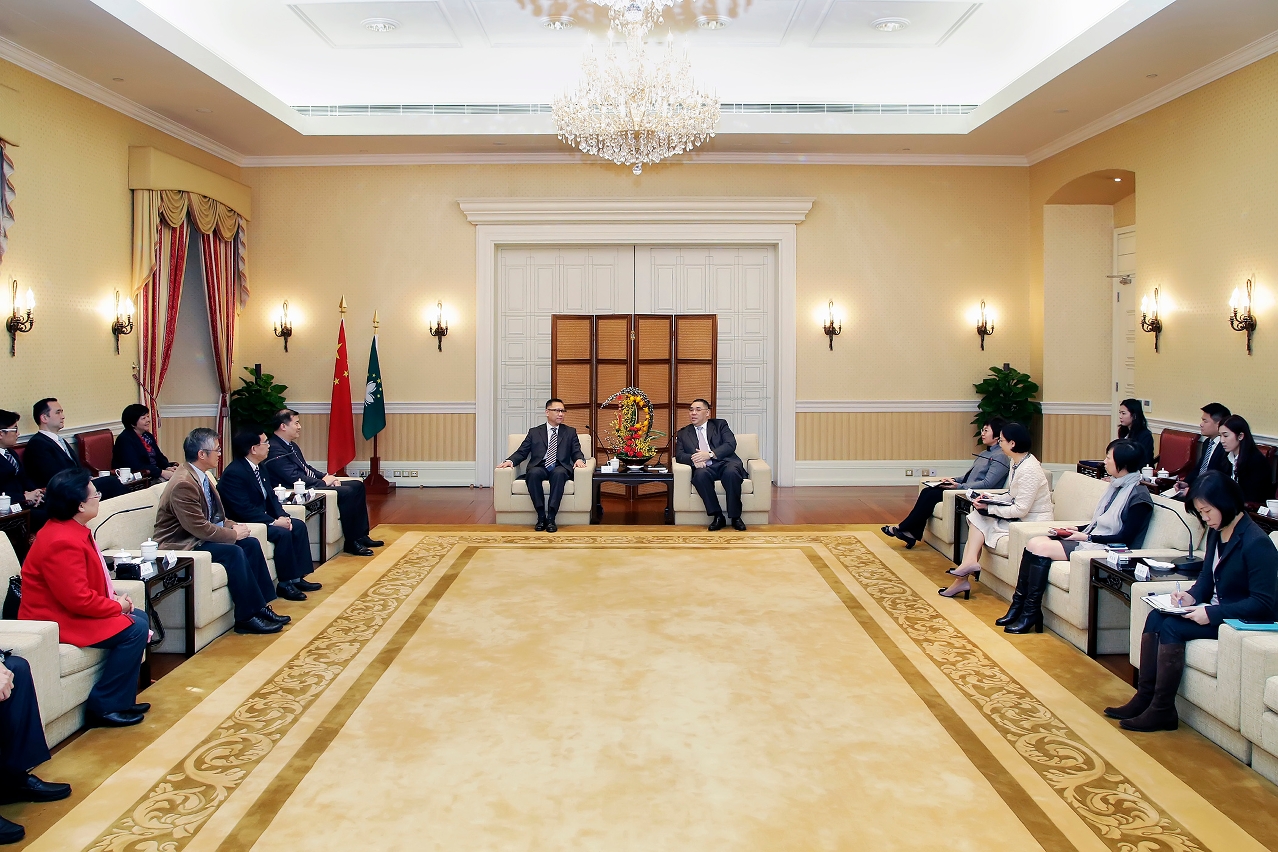 Chefe do Executivo tem encontro com representantes da Associação dos Técnicos da Administração Pública de Macau