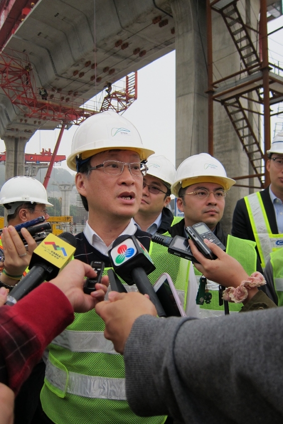 O Coordenador, Lei Chan Tong, solicitou ao empreiteiro preparar bem para a segurança