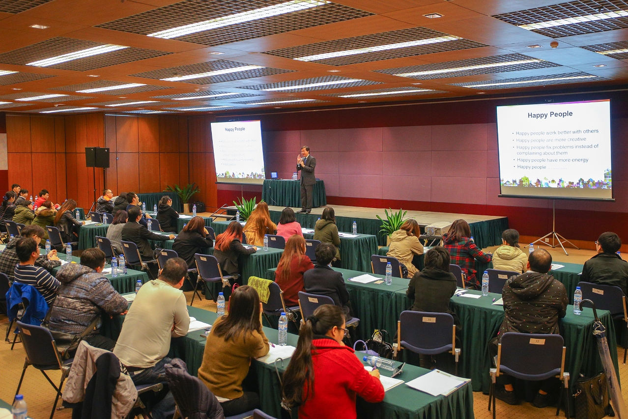 DST organiza workshop para operadores de venda a retalho
