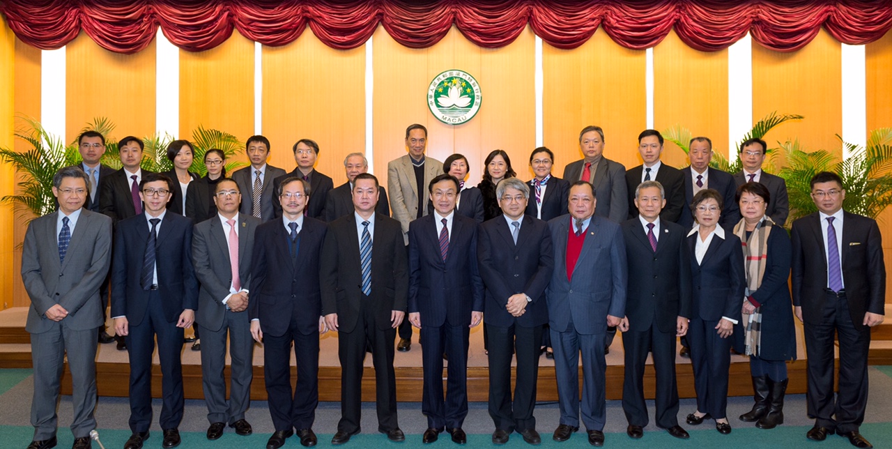 Encontro entre o Secretário para os Assuntos Sociais e Cultura e os representantes da Federação de Médico e Saúde de Macau.