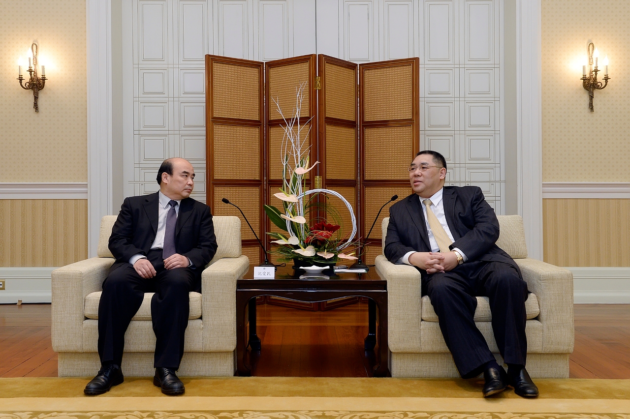Encontro entre o Chefe do Executivo, Chui Sai On, e Shen Aimin, responsável do Secretariado da Associação para a Ciência e Tecnologia da China