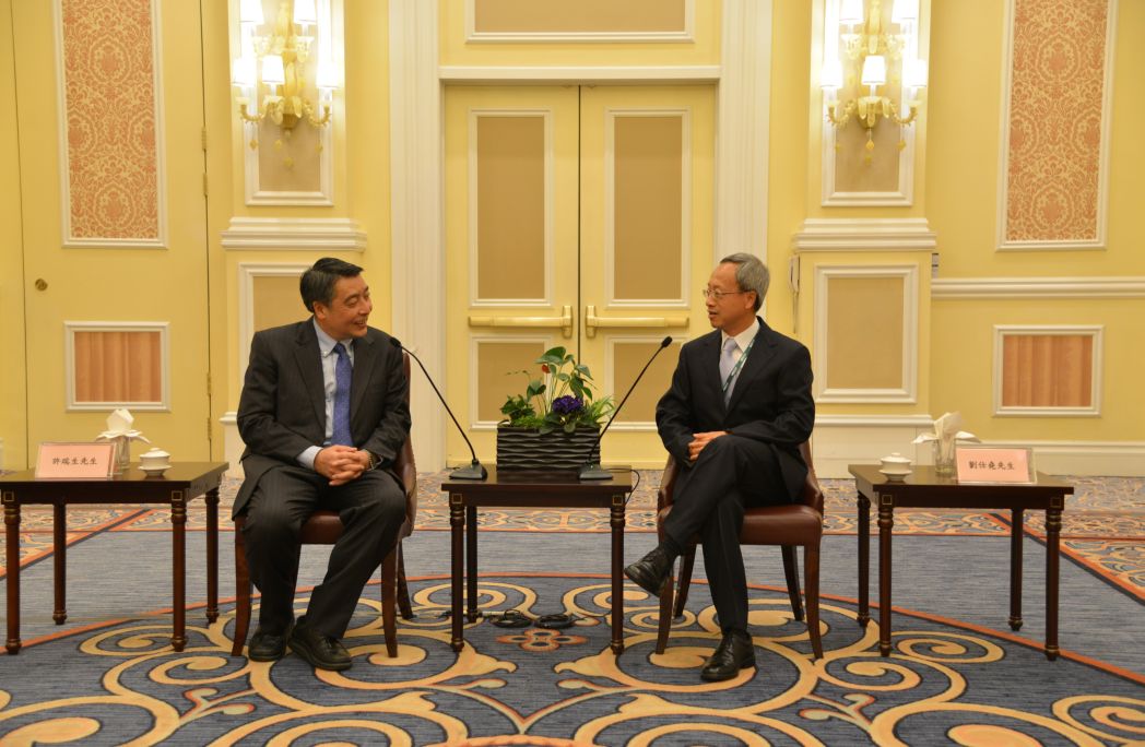 Encontro entre o Secretário para os Transportes e Obras Públicas e o Chefe do Executivo Adjunto da Província de Guangdong, Xu Ruisheng