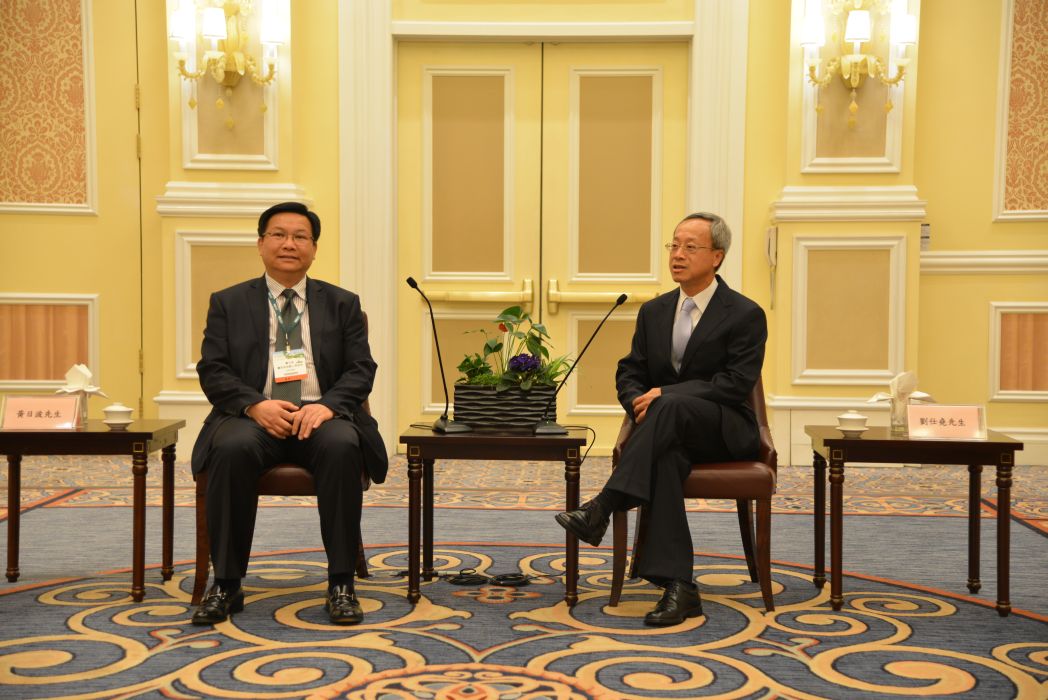 Encontro entre o Secretário para os Transportes e Obras Públicas e o Vice-Presidente da Região Autónoma da Etnia Zhuang de Guangxi, Huang Ribo