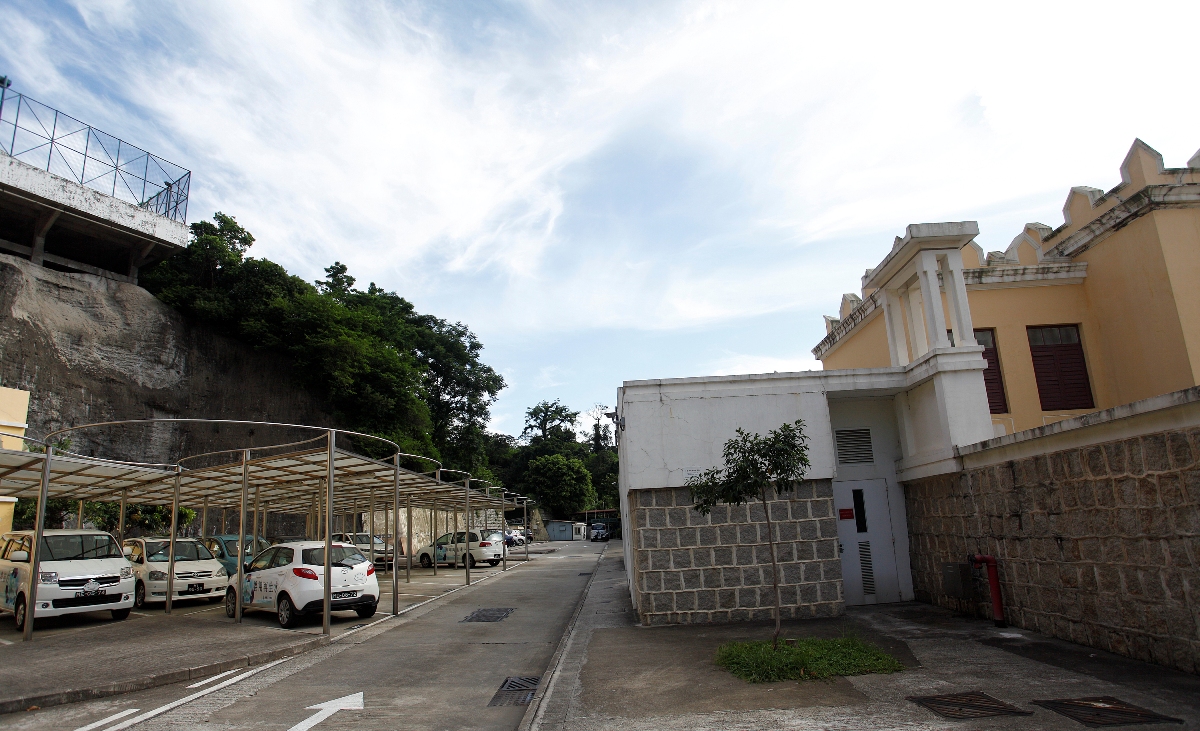 Planta de antevisão do local da obra situado no terreno situado junto do Quartel dos Mouros e do local onde actualmente se encontram os vestígios do antigo reservatório