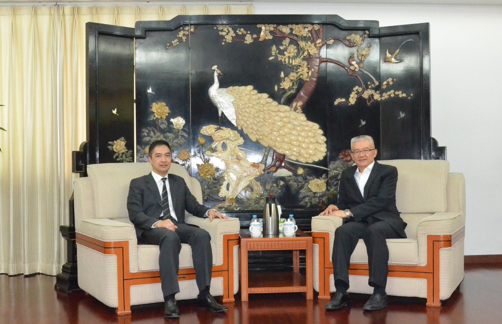 Encontro entre o Comissário da Auditoria, Ho Veng On, e o subchefe do Gabinete para os Assuntos de Hong Kong e Macau do Conselho do Estado, Xu Ze