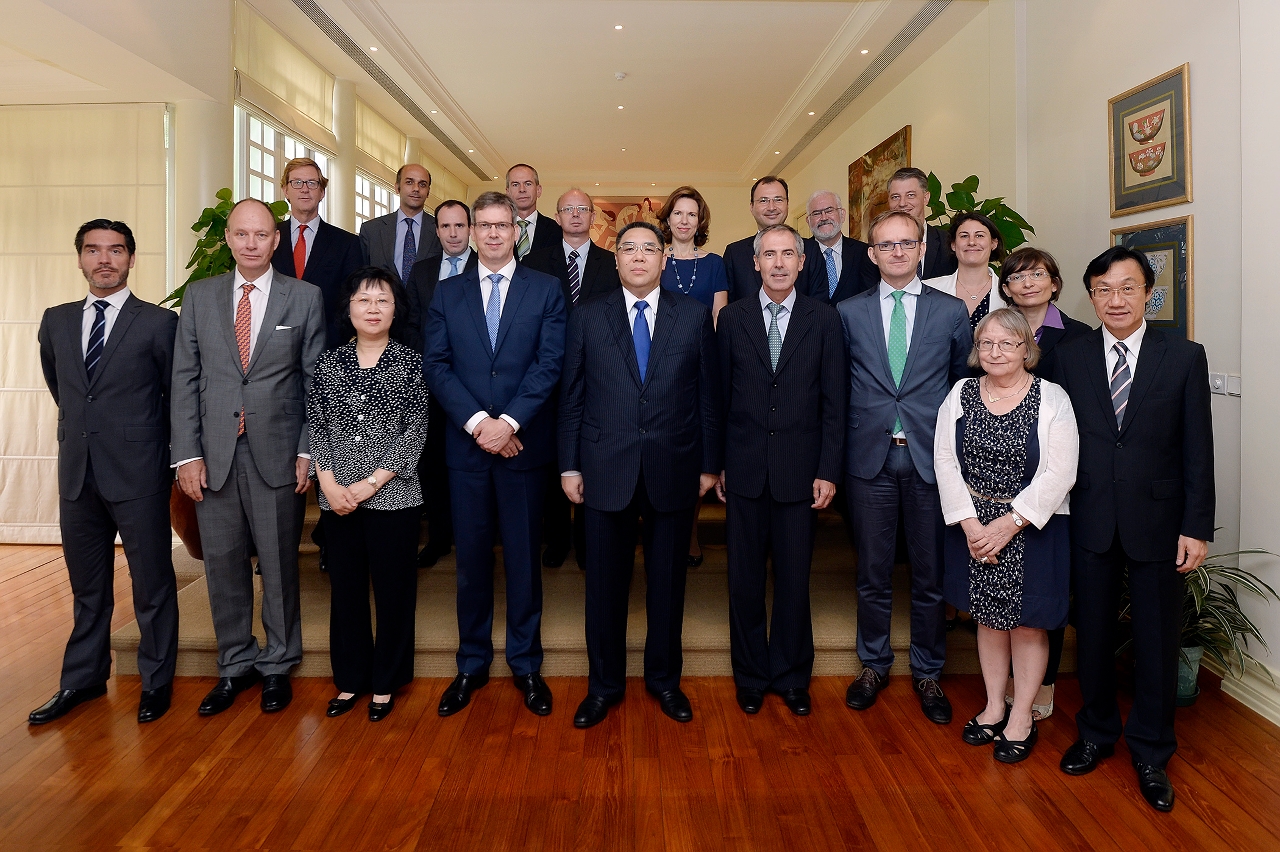 O Chefe do Executivo, Chui Sai On, recebe corpo consular da União Europeia em Hong Kong e Macau