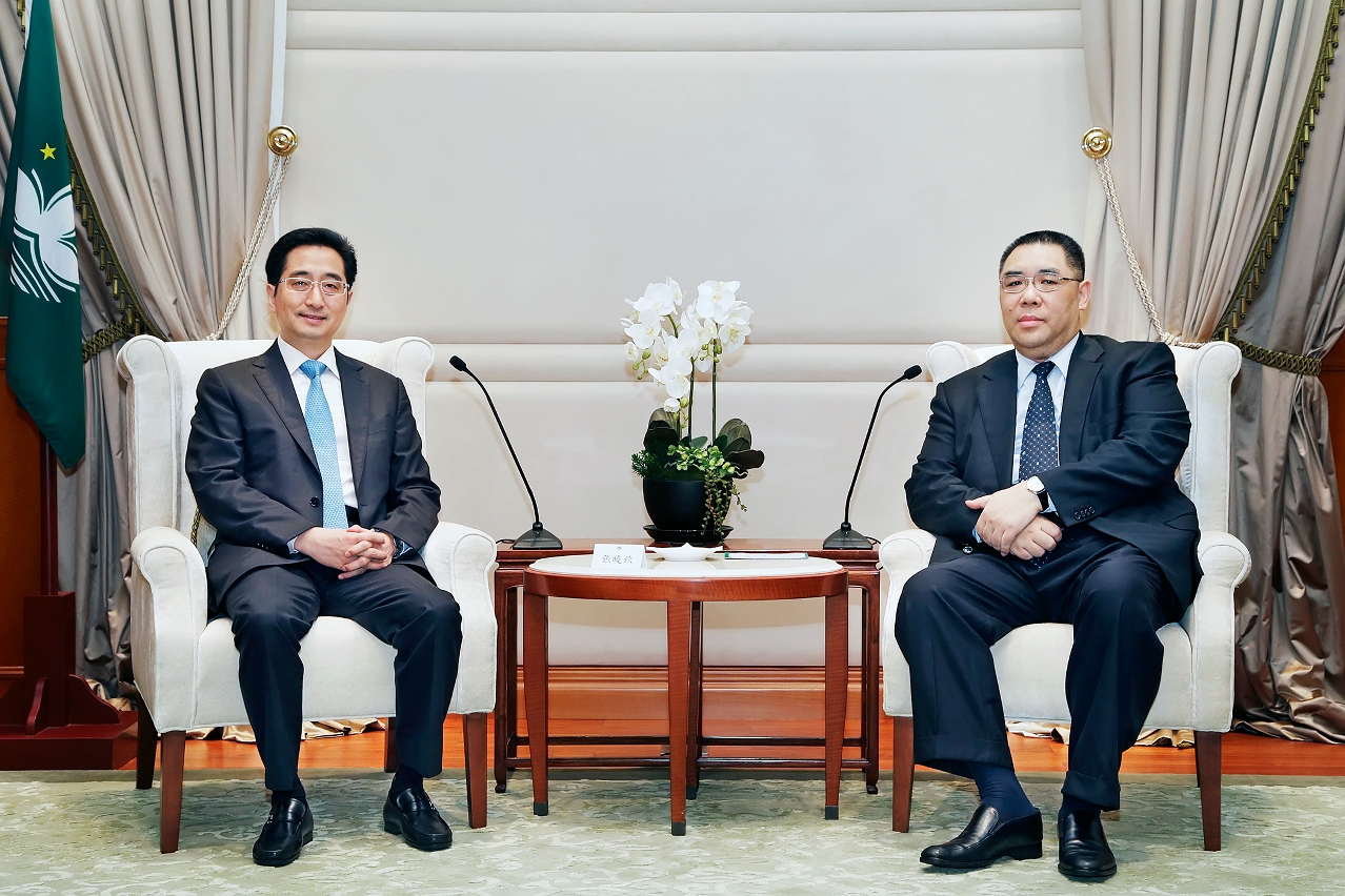 Chefe do Executivo tem encontro com o vice-presidente do Governo Popular da Região Autónoma Guangxi Zhuang, Zhang Xiaoqin