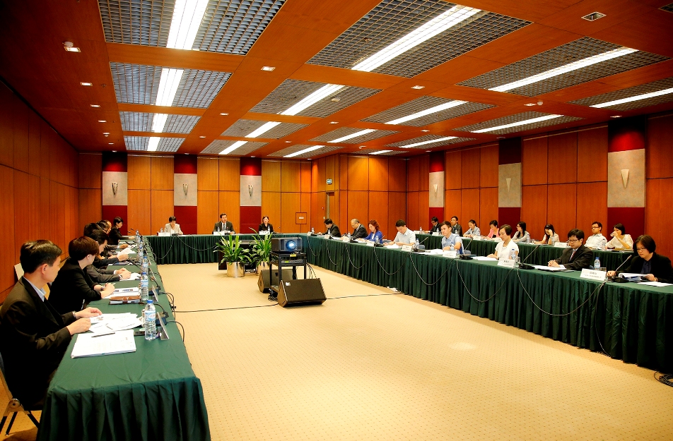 Cheong U preside à reunião interdepartamental da Optimização da Sinalização Turística e do Ambiente Turístico