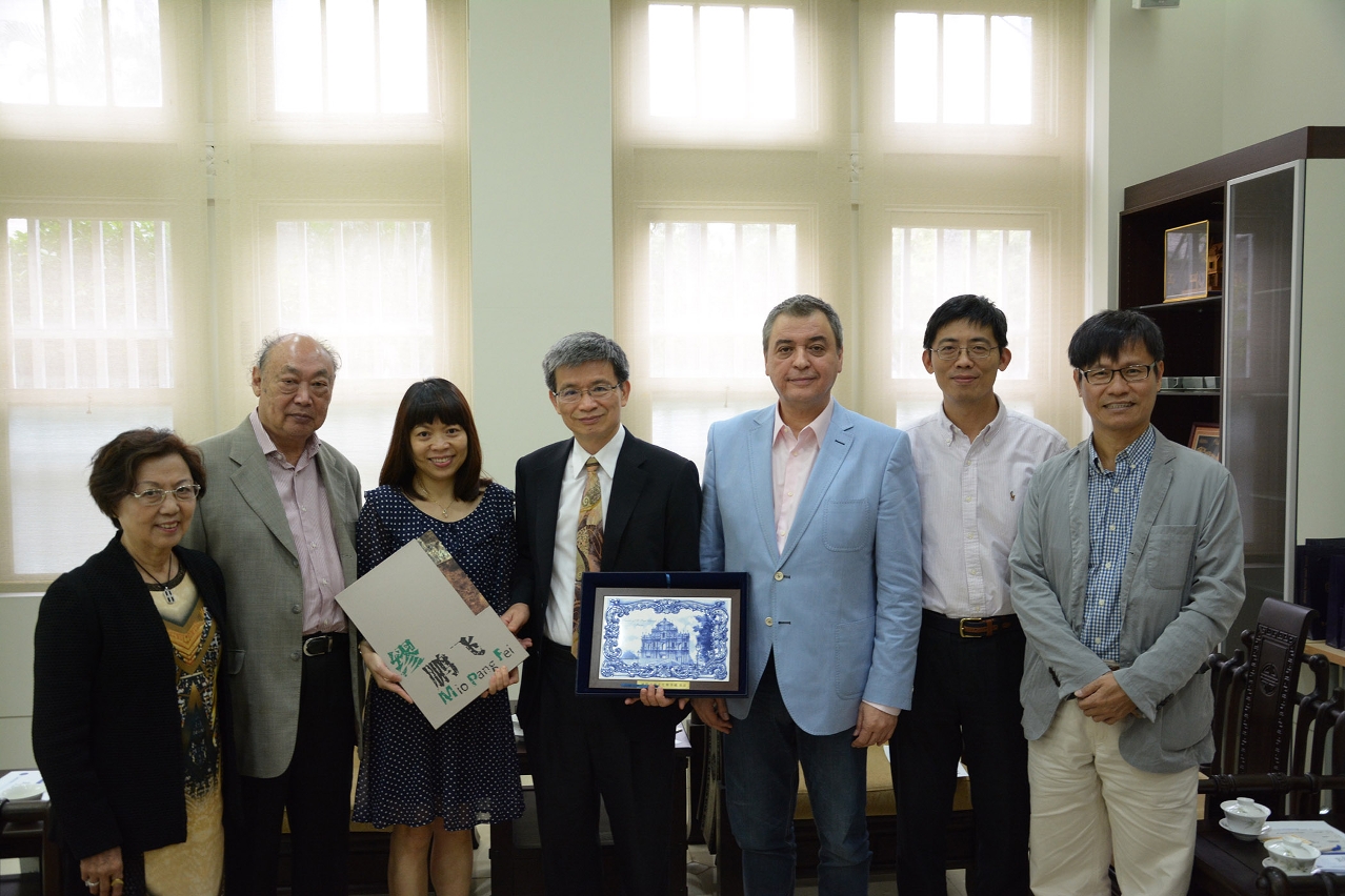 Encontro entre Leong Kit Chi,Carlos Marreiros, Mio Pang Fei e o vice-reitor da Universidade Normal de Taiwan, Cheng-Chih Wu (4ª esq.)