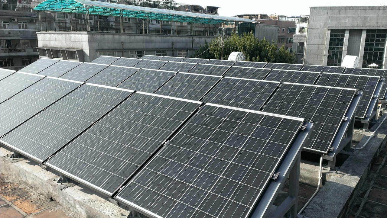 Sistema Solar Fotovoltaico no edifício da Imprensa Oficial