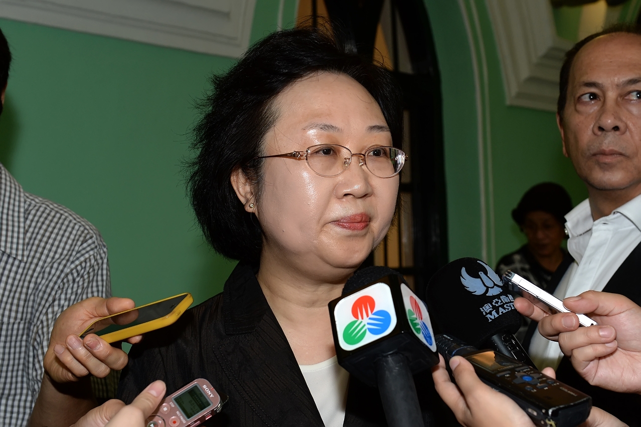 Secretária para a Administração e Justiça, Florinda Chan, fala à comunicação social