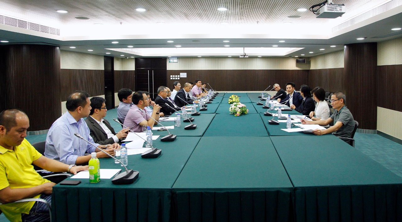 Reunião entre a DSSOPT e o Grupo de Acompanhamento das Obras de Construção Civil.