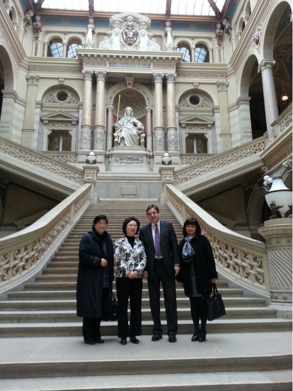 Visita ao Palácio da Justiça da Áustria em Viena