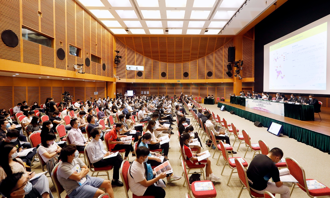 1.ª sessão de consulta pública sobre o “projecto do plano director da região administrativa especial de macau (2020 – 2040)” e “projecto da linha leste do metro ligeiro”1