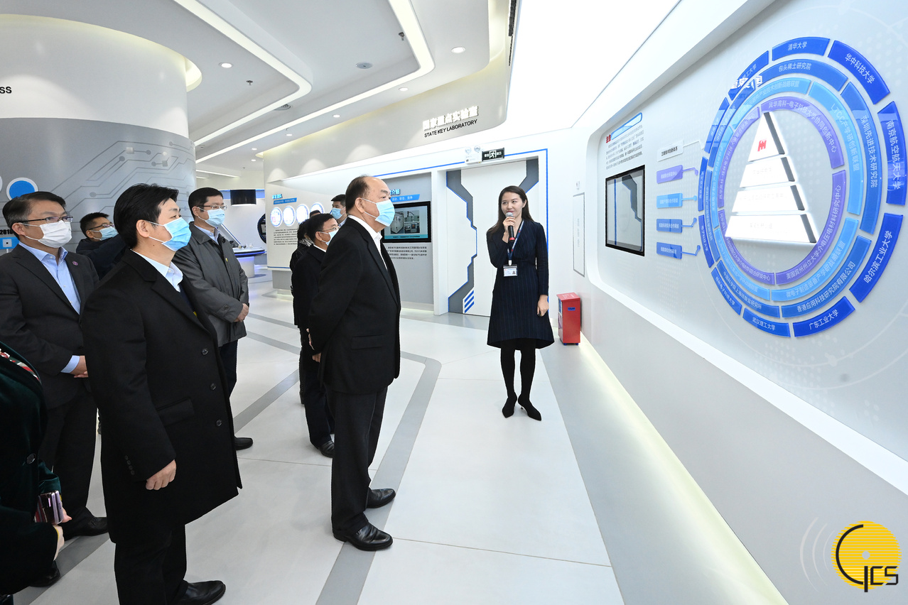 The Chief Executive, Mr Ho Iat Seng, arrives in Zhaoqing city and visits a local high-tech company.