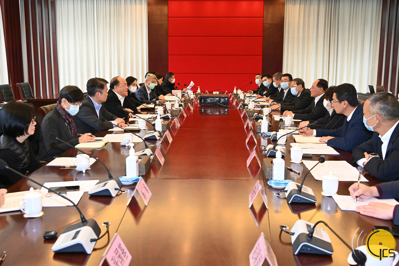 The Chief Executive, Mr Ho Iat Seng, meets with the Secretary of the CPC Jiangmen Municipal Committee and the Chairman of the Standing Committee of the Jiangmen Municipal People's Congress, Mr Lin Yingwu, in Jiangmen city.