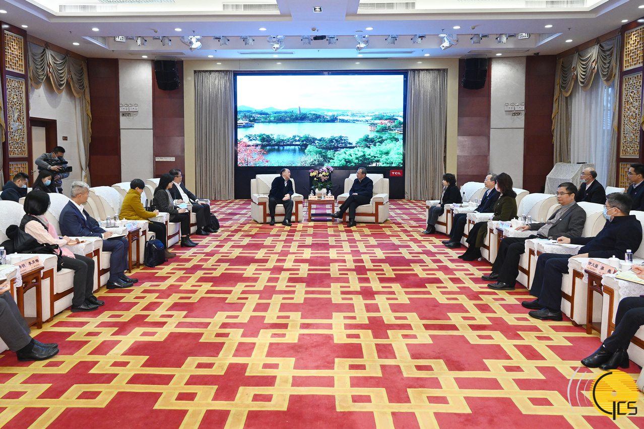 The Chief Executive, Mr Ho Iat Seng, meets with the Secretary of the CPC Huizhou Municipal Committee and the Chairman of the Standing Committee of the Hizhou Municipal People's Congress, Mr Li Yiwei.