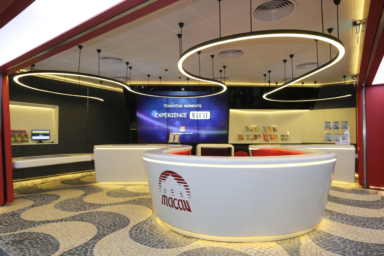 Brand-new Tourist Information counter manifests open-style design
