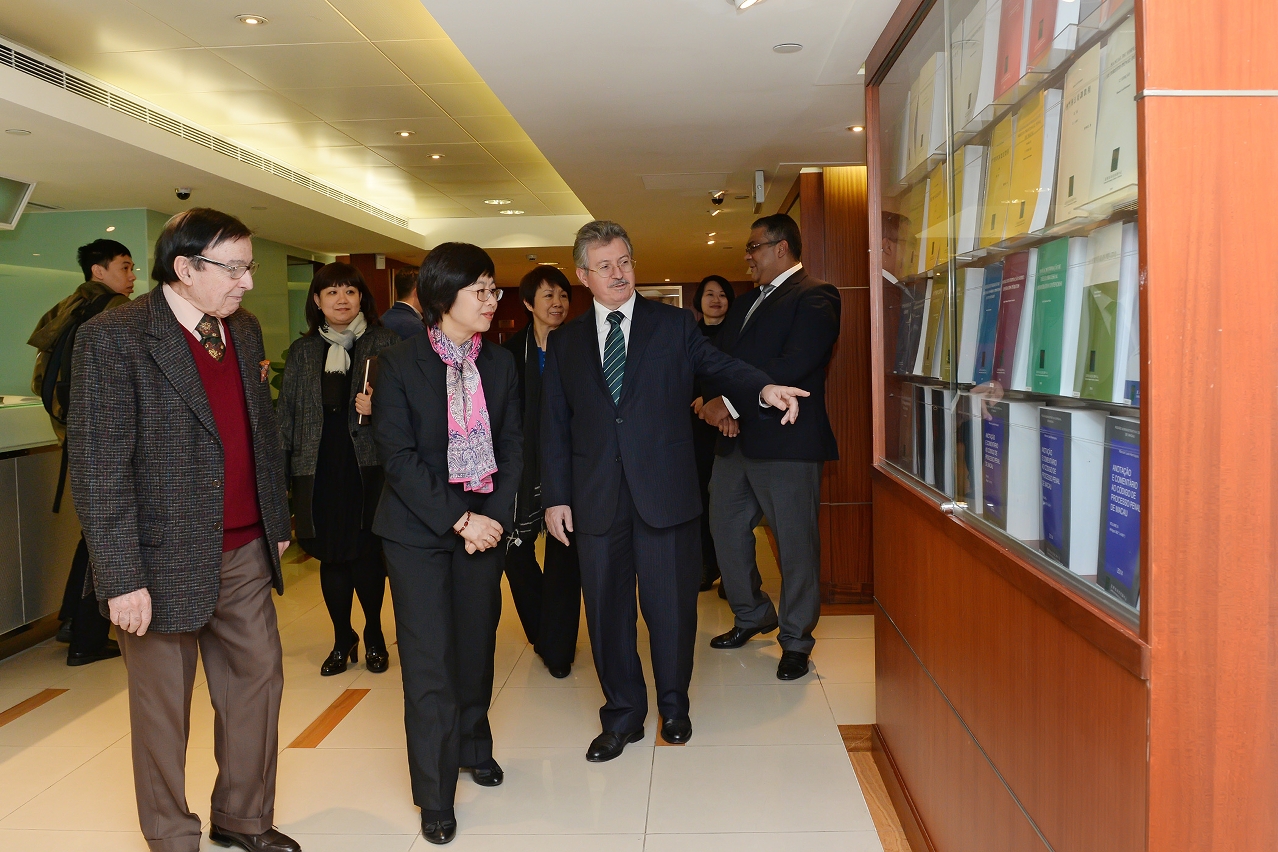 Secretary for Administration and Justice, Ms Chan Hoi Fan, visits the Legal and Judicial Training Centre.