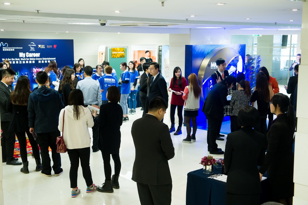 Students enquiring career opportunities from companies.