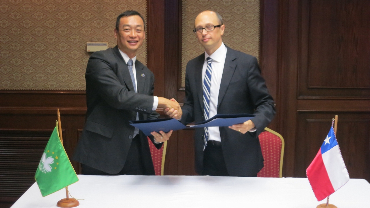 Both delegations agreed to fully liberalize the air transport provisions and initialed the bilateral Air Services Agreement in the meeting.
