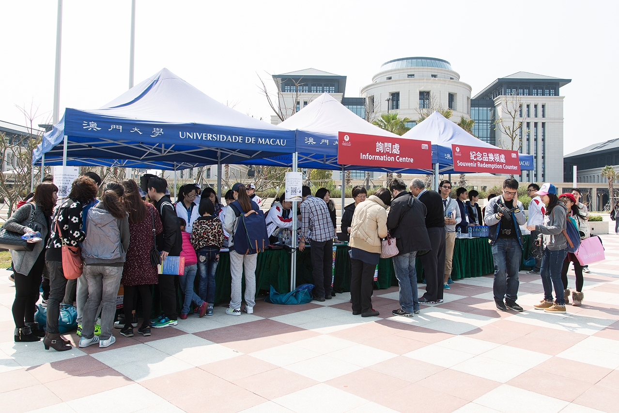 Participants at the information desk