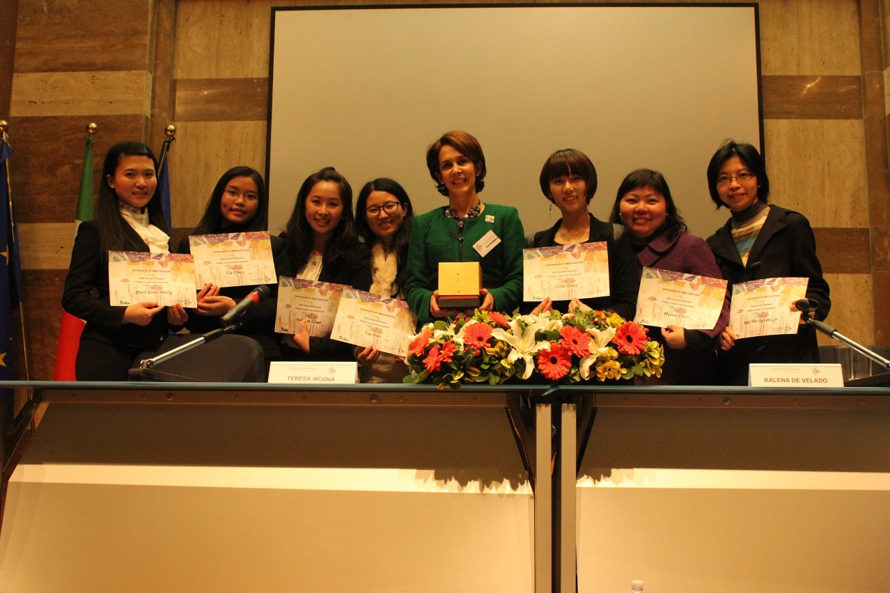 Participating IFT students received certificates at the Incontro Romano Congress to recognise their participation
