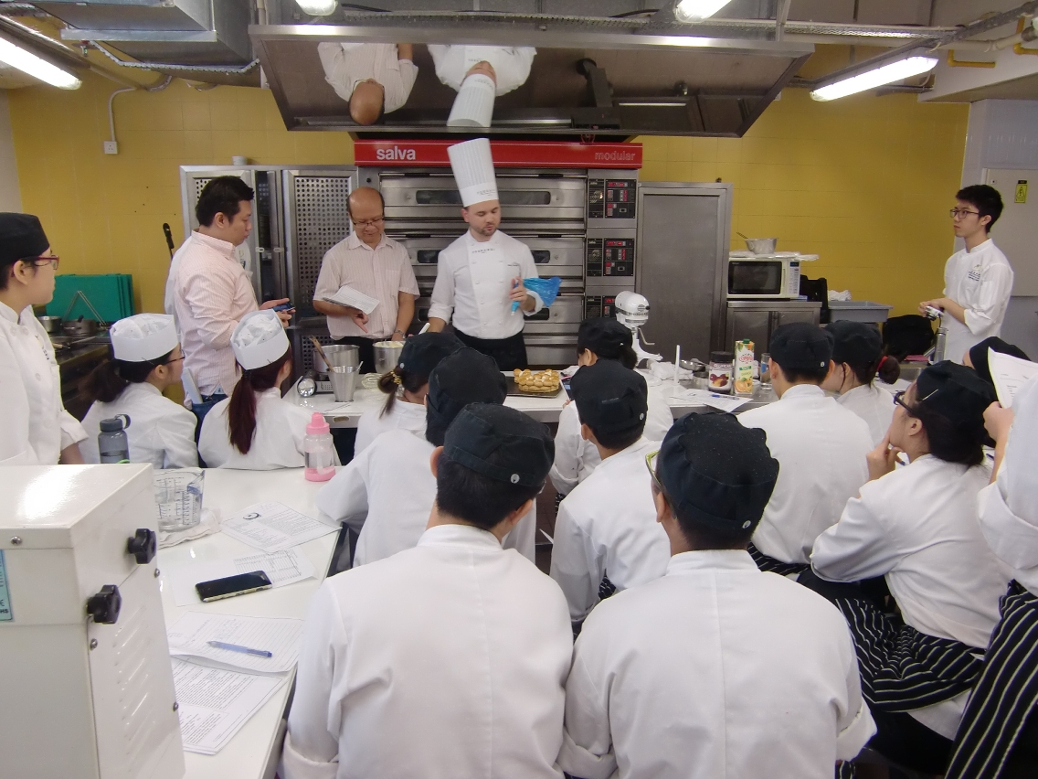 Chef Antoine Stévy demonstrated how to make Eclaris Crumble