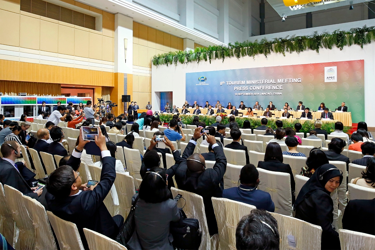 The 8th APEC Tourism Ministerial Meeting closes this afternoon with the adoption of the Macao Declaration, and eight consensuses has been reached during the meeting.